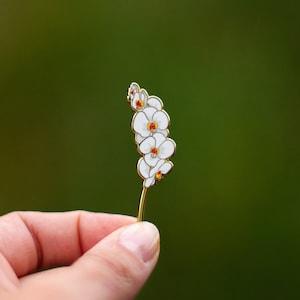 White Orchid Floral Enamel Pin, White Flowers Gift, Flower Lover Pin, Floral Badge, Brooch Pin, Botanical Accessory, Backpack Pin
