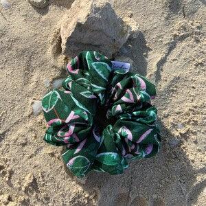 Chouchou in floral cotton / Scrunchie / hair elastic/ Quebec handmade hair accessory / hair care beauty / green green / plants lover