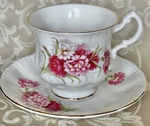 Queen Anne Pink Carnations Flowers Tea cup. And saucer. Vintage England bone chi