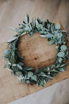 Flower Crown - 30 Inspiring Ideas Worn By Real Brides Flower Delivery