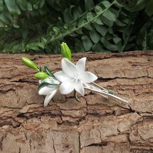 Lily Bouquet White Flower Brooch