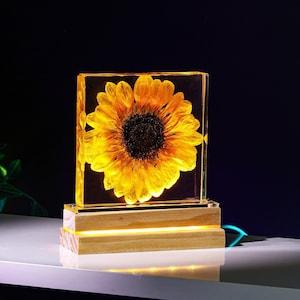 Real Sunflower Night Light, Sunflower Paperweight, Sunflower Decor Night light, Friend Gifts, Friend Ornament, Grandmother Christmas gifts