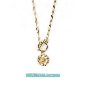 Sunflower Necklace / Pendant Necklace / Flower Necklace / Flower Necklaces For Women / Sunflower Jewelry / Sunflower / Toggle Necklace