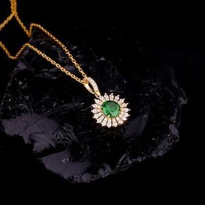 Gold Sunflower Necklace, 14k Gold Flower Pendant, Emerald Sunflower Necklace, 14k Sunflower Necklace for Women, Unforgettable Gift Idea