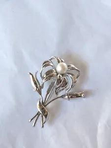 Large Vintage Sterling Silver flower Lily Cluster ribbon Pearl flower Brooch Pin