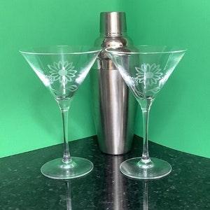Sunflower Martini Glasses Happy Etched Cocktail Glasses Gift Sixties Lover Martini Gift Sunflower Barware Glasses Flower Power Gift Set of 2