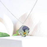 Pressed flower necklace, Real dried hydrangea in epoxy resin, Terrarium necklace, Pressed hydrangea pendant, Botanical necklace for her.