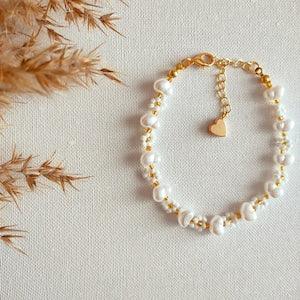 Pearl Daisy Beaded Bracelet, Flower Bead Bracelet, Pearl Bracelet, Dainty Bracelet, Seed Bead Bracelet, Boho Bracelet, Summer Bracelet