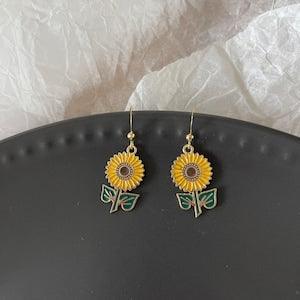 18k gold sunflower earrings| plant lover yellow  grad gift friend birthday enamel cute dainty minimalist statement wedding bridesmaid funky