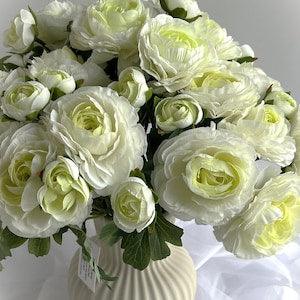 Flower Bouquet Ranunculus Flowers Bunch Bouquets Artificial Cream Green Pre Made Wedding Bouquet DIY Arrangements Table Weddings Bouquets x1