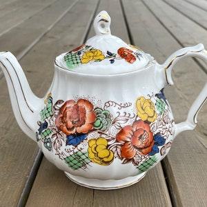 Vintage Sadler Rose Garden Pattern Colourful Floral Bouquet Teapot Made in England Retro Dining Room Replacement