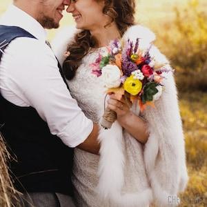 wedding rustic succulent bouquet. Succulent, peonies, snowberry, brunia, ranunculus, wheat