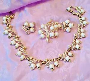 Vintage CORO Lily Of The Valley SET Enameled Lucite BROOCH ER NECKLACE  HTF EVC