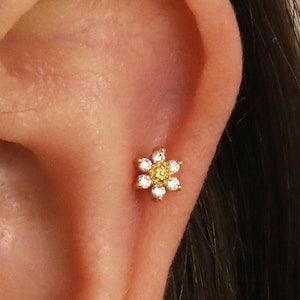 20G Tiny SunFlower Gold Labret Cartilage Studs ? tragus conch earring ? tragus ? helix ? cartilage piercing ? minimalist ? FLAT BACK