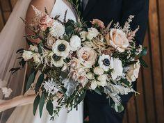 Obsessed with Blush? Here are 16 Beautiful Blush Pink Bouquets to Inspire Your Own Wedding Florals! Flower Delivery