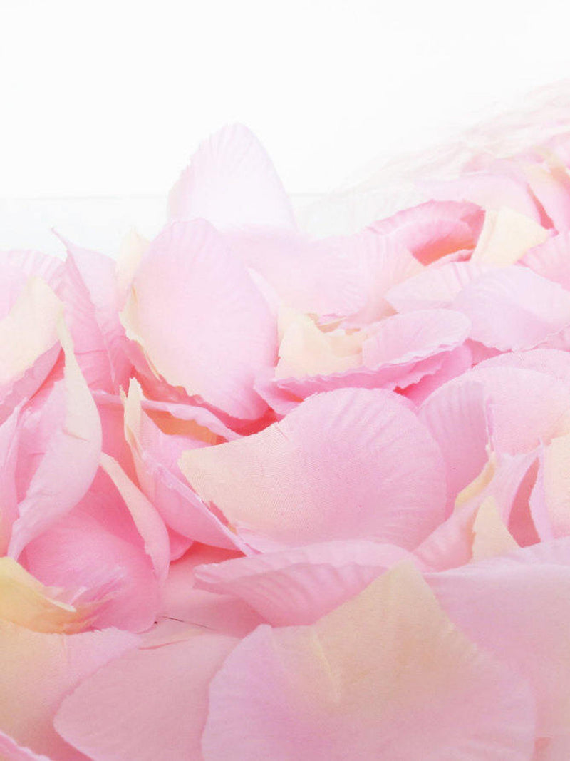 100 pcs Pink Silk Rose Petals Wedding Flower Favor Decoration silk flower