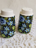 Mid century modern blue floral salt and pepper shakers / Napcoware C-7681 Giftcraft shaker set flower spore