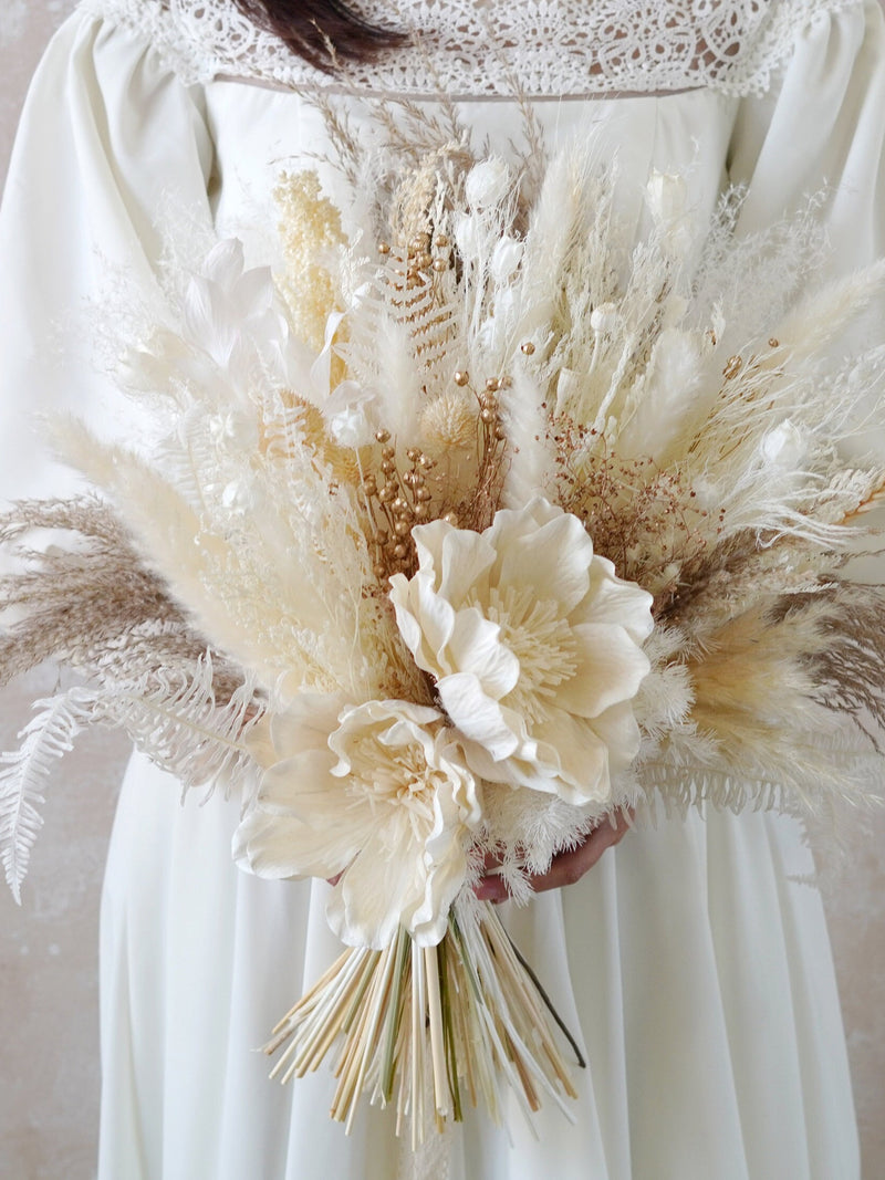 White Bridal Bouquet,White Boho Bouquet,Bridal Bouquet Pampas Grass,Bridal Flower Bouquet,Pampas Grass Wedding,Cream & White Bridal Bouquet Bouquet