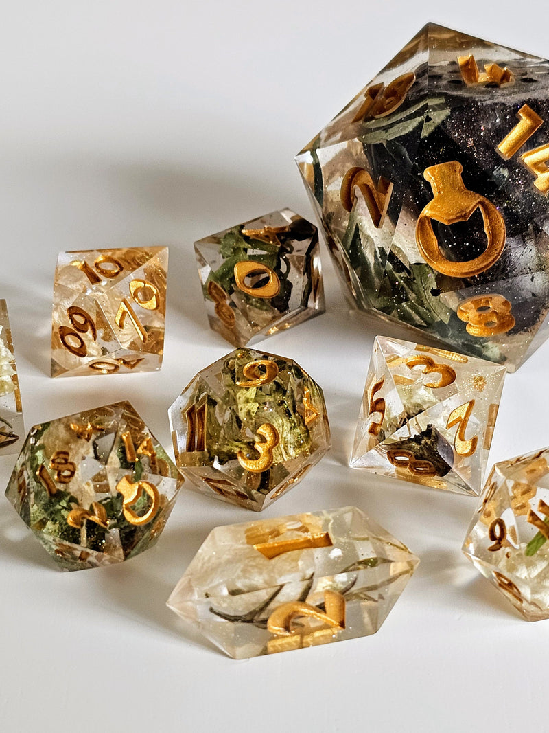 Wedding Flower Dice Set | Custom 20-Sided Dice Set | Dried Flower Dungeons and Dragons Dice Set | D4 -D20 Dice | Preserve Your Flowers wedding flower