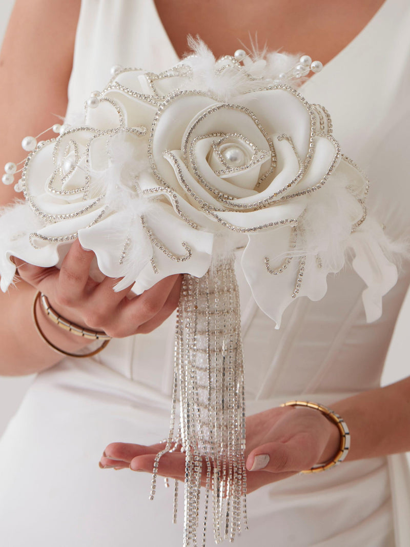 Elegant Crystal and Pearl Embellished Rose Bouquet Ð Perfect for Bridal, Quincea–era, or Proposal Bouquet