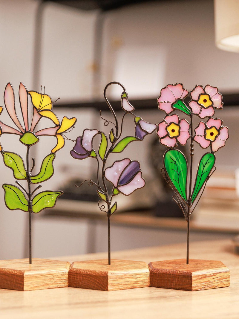 Stained Glass Primerose Flower, February Birth Flower Custom Gift, Floral Plant Stake, Personalized Birthday Gift for Nana birthday flower