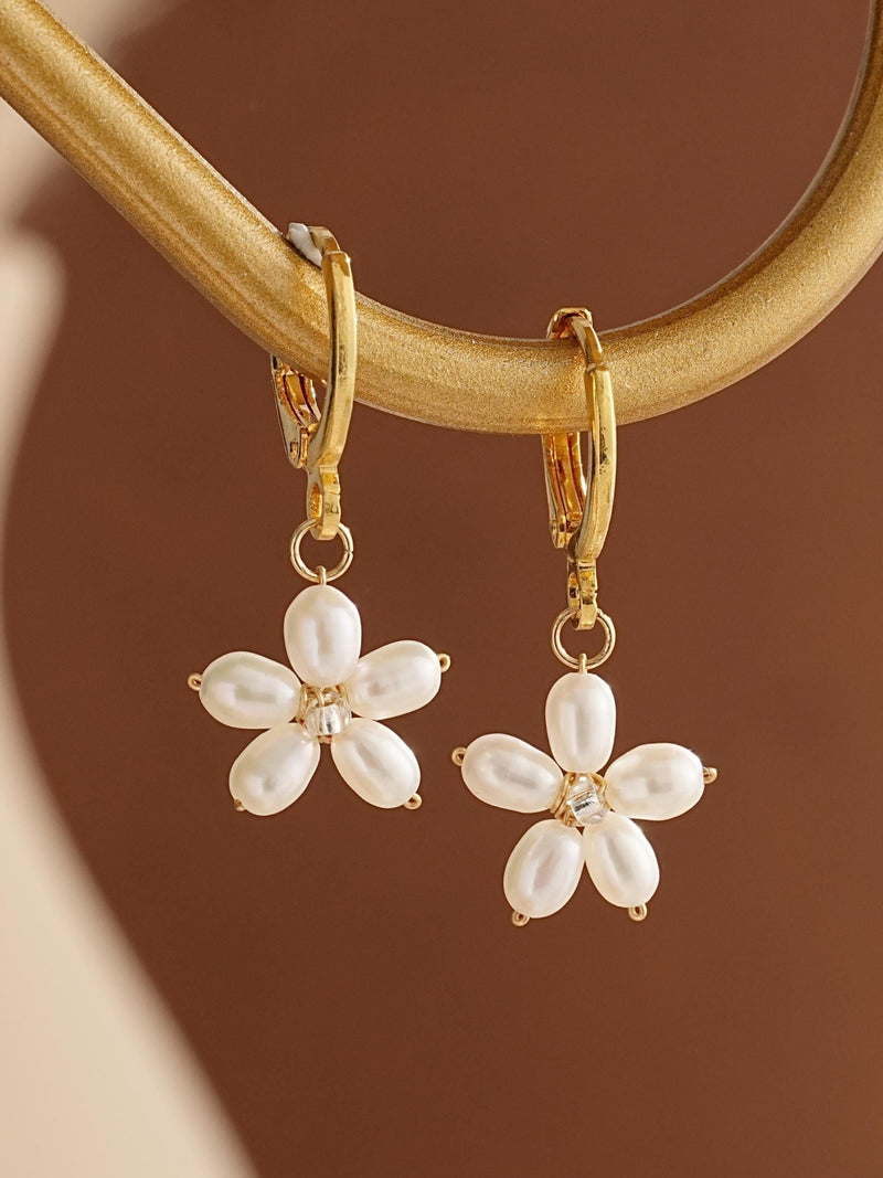 Freshwater Pearl Earrings,Dainty Flower Hoop Earrings,Daisy Pearl Earrings,Pearl Bracelet,Bridal Earrings,Wedding Earrings,Pearl Jewelry Set ANNIVERSARY
