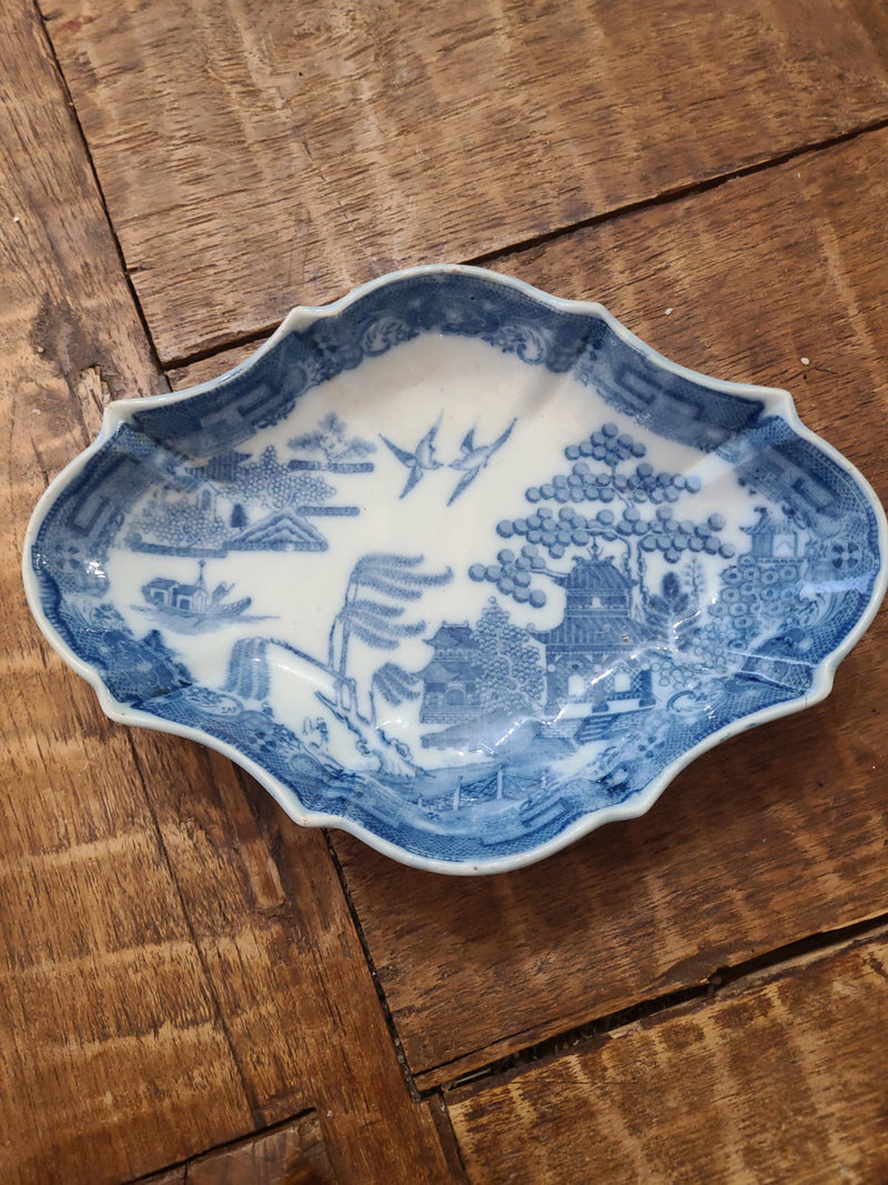 Spode Devonia shape dish c.1800 printed inWillow pattern Impressed SPODE mark flower spore