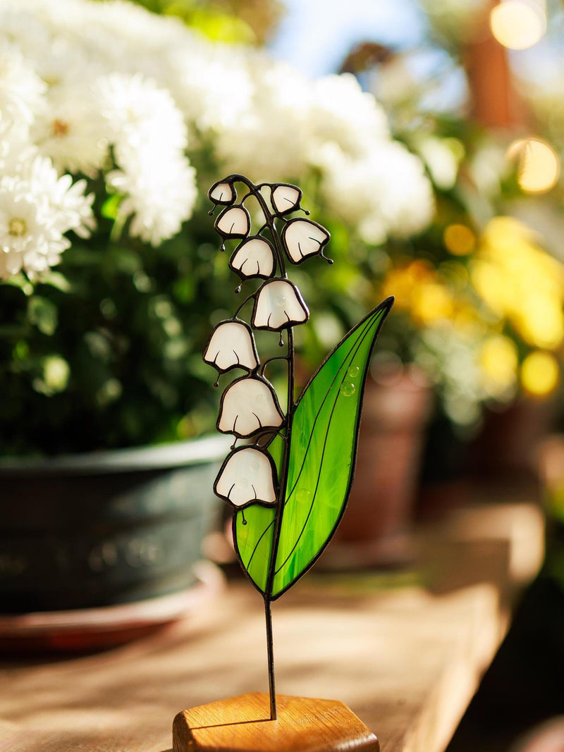 Custom Birth Flower Stained Glass Plant Stake ¥ Honeysuckle Flower Gift ¥ Personalized Garden Decor birthday flower
