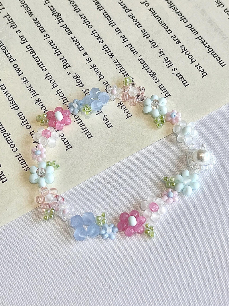 Meadow Whimsy Bracelet Bracelet, Flower Beaded Bracelet,  Daisy Bracelet, Colorful Floral Bracelet, Elegant bracelet, Gift for her, Birthday FLOWER DELIVERY