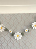 Daisy Garland Knitting Pattern / Knitted Flower Bunting / Spring wall hanging / Summer Garden Home decor / House Warming Gift, house warming flower