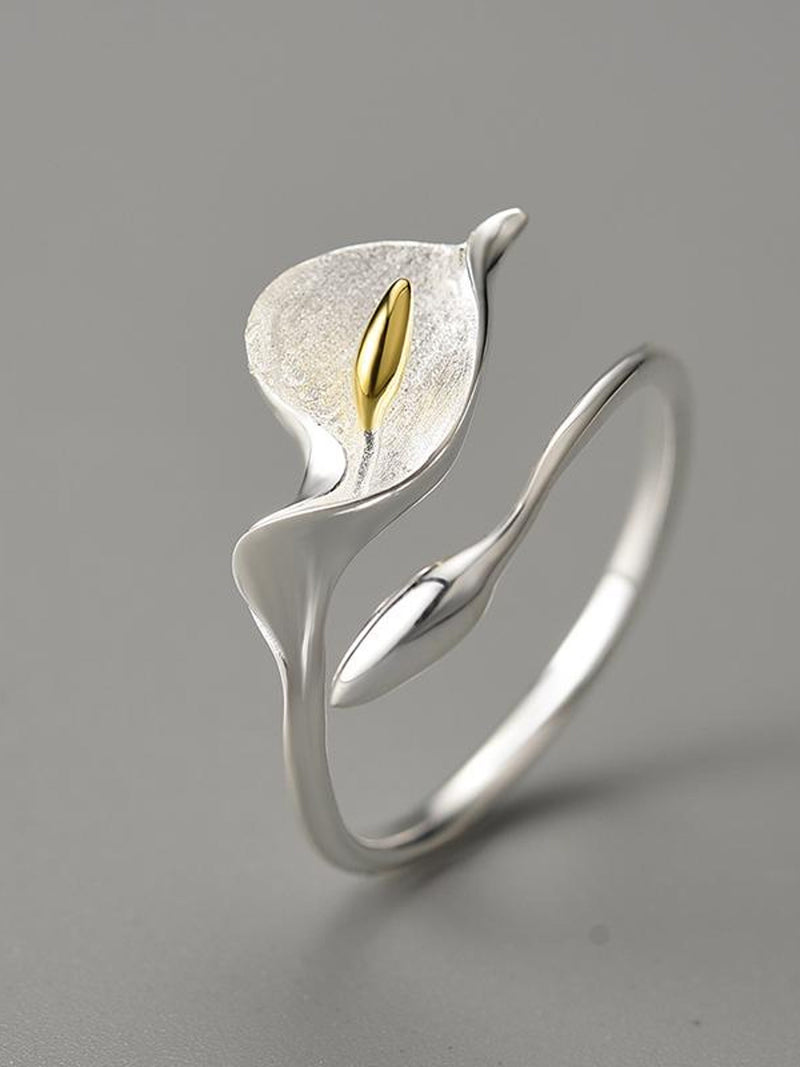 Silver Calla Lily Ring with 18k Gold Plated Stamen ¥ Adjustable Open Size ¥ Tariff Free Delivery to USA FLOWER DELIVERY