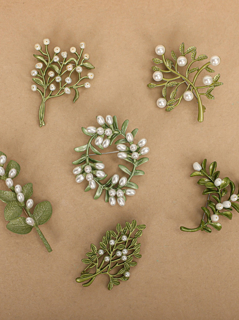 Vintage green plant brooch, vintage enamel flower brooch, flower brooch, vintage handmade brooch, wedding brooch, birthday gift for her wedding flower