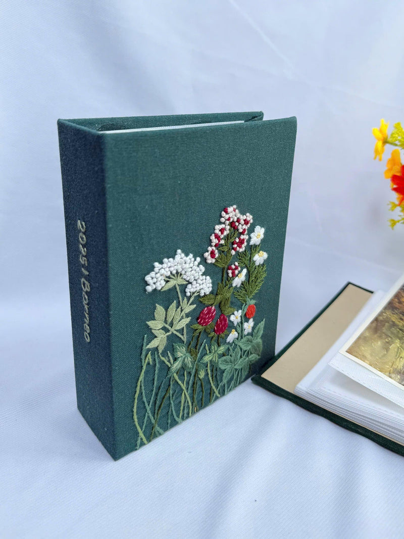 Hand Embroidered Photo Album With Sleeves, Personalized Photo Album, Anniversary Gift,  Unique Photo Album, Flower Embroidered Photo Album. ANNIVERSARY