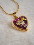 Pressed Flower Memorial Locket, Real Flower Bee Charm Necklace, Cottagecore Botanical Jewelry, Bridesmaid Gift, Gold Heart Locket for Her ANNIVERSARY
