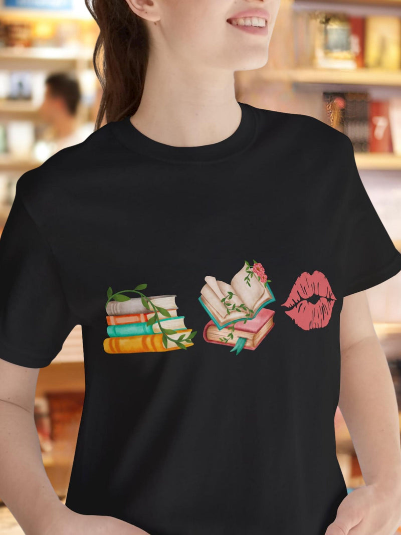 Romance Reader Gift, Books and Lips T-Shirt, Book Lover Tee, Flowers and Floral Motive Shirt, Bookish Girl, Cute Reader Gift, Book Club Love Romance Flower