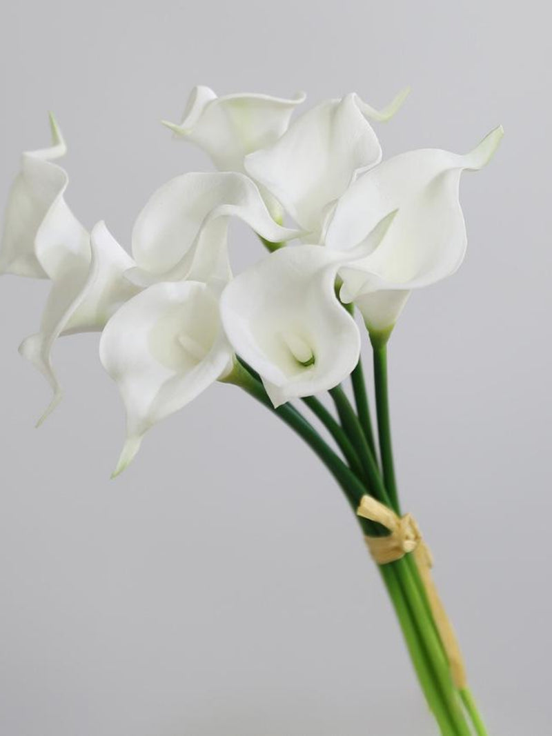 Minimalist 8 Branches Calla Lilies Bridesmaid Bouquet Bouquet