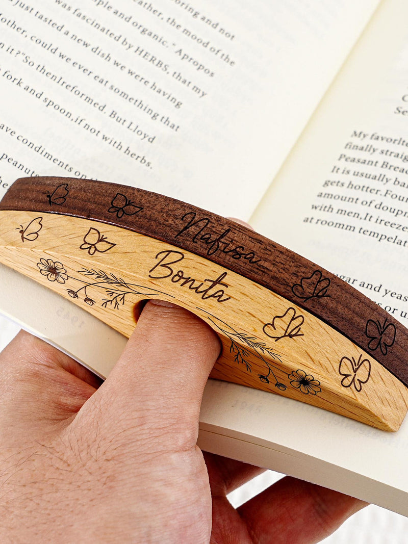 Personalized Wooden Thumb Book Page Holder, Custom Birth Flower Book Page Holder, Gift for Book Lovers, Anniversary Birthday Gift for Her ANNIVERSARY