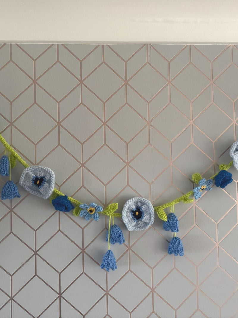 Blue Flower Garland Knitting Pattern / Knitted Pansy Rose Bluebell Bunting / Spring wall hanging / Summer Home decor / House Warming Gift house warming flower