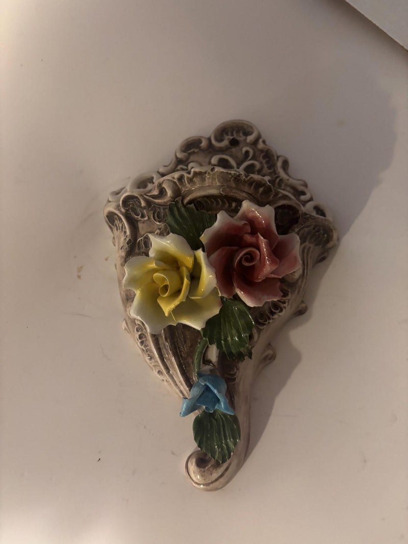 Capodimonte Baroque Style Wall Hanging Ceramic Flower Pocket Vase flower spore