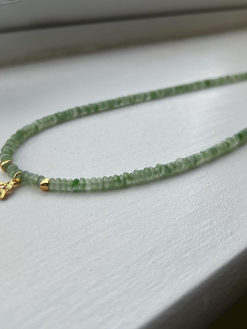 Green glass beaded necklace: 24K Gold plated flower charm | minimalist dainty feminine jewelry FLOWER DELIVERY