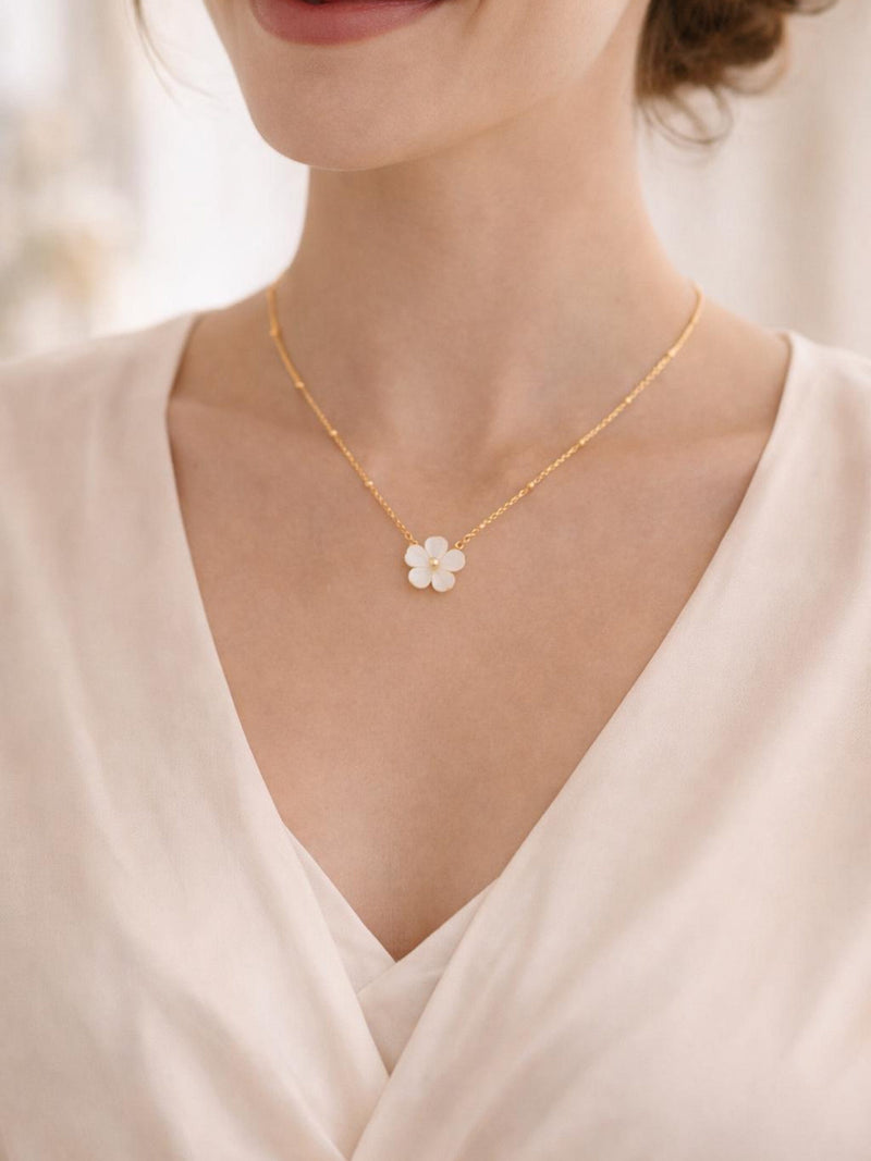 Flower Pendant Necklace Gold Minimalist Bridal Jewellery Gift for Bride Wife Girlfriend Anniversary Elegant ANNIVERSARY