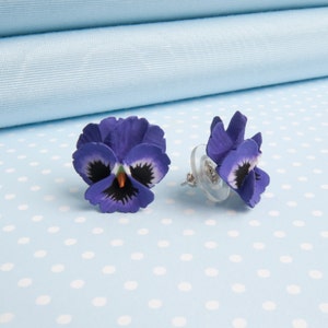 Purple pansy flower stud earrings