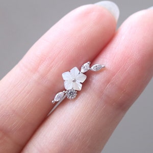 16G shell flower and leaf helix cartilage stud earring, silver-tone
