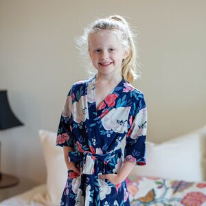 Girls floral kimono-style robe in navy with V-neck, short sleeves, and tied belt