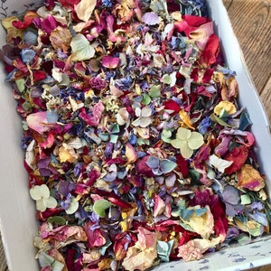 Biodegradable dried flower petal confetti mix, assorted colorful petals