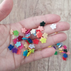Mini felt flower decorations, mixed colors, 7mm flowers on small stems