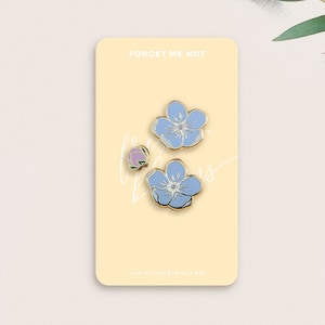 Forget-me-not flower enamel pin with blue blooms, 14K gold-plated finish