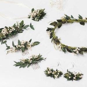 Greenery floral wedding hair comb set with small white baby's breath and leaves