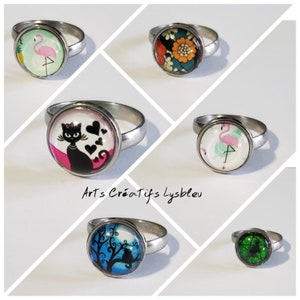 Adjustable stainless steel ring with colorful animal and flower glass insert