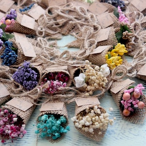 Mini dried flower bouquet favor set with burlap, kraft tags, and small dried blossoms